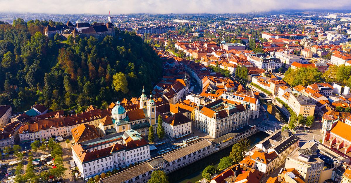 V Sloveniji so kljub majhnosti še vedno razlike v pokritosti med mestom in podeželjem.