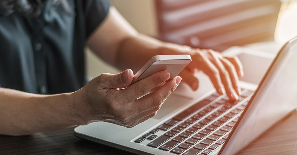 Wifi signal uporabljamo preko prenosnih računalnikov, mobilnih telefonov in drugih pametnih naprav.